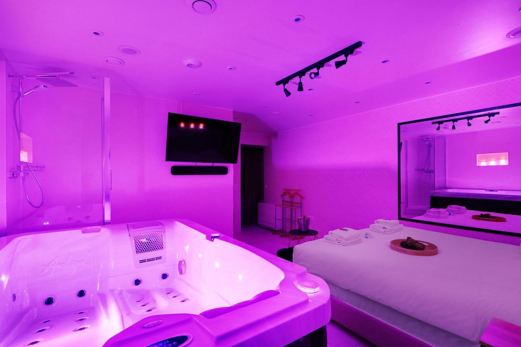 Intimate Apartment With Air Conditioner & Jacuzzi 2Br 6P Montmartre Paryż Zewnętrze zdjęcie