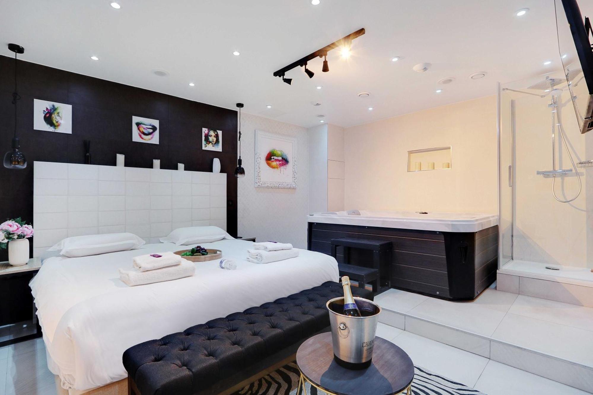 Intimate Apartment With Air Conditioner & Jacuzzi 2Br 6P Montmartre Paryż Zewnętrze zdjęcie